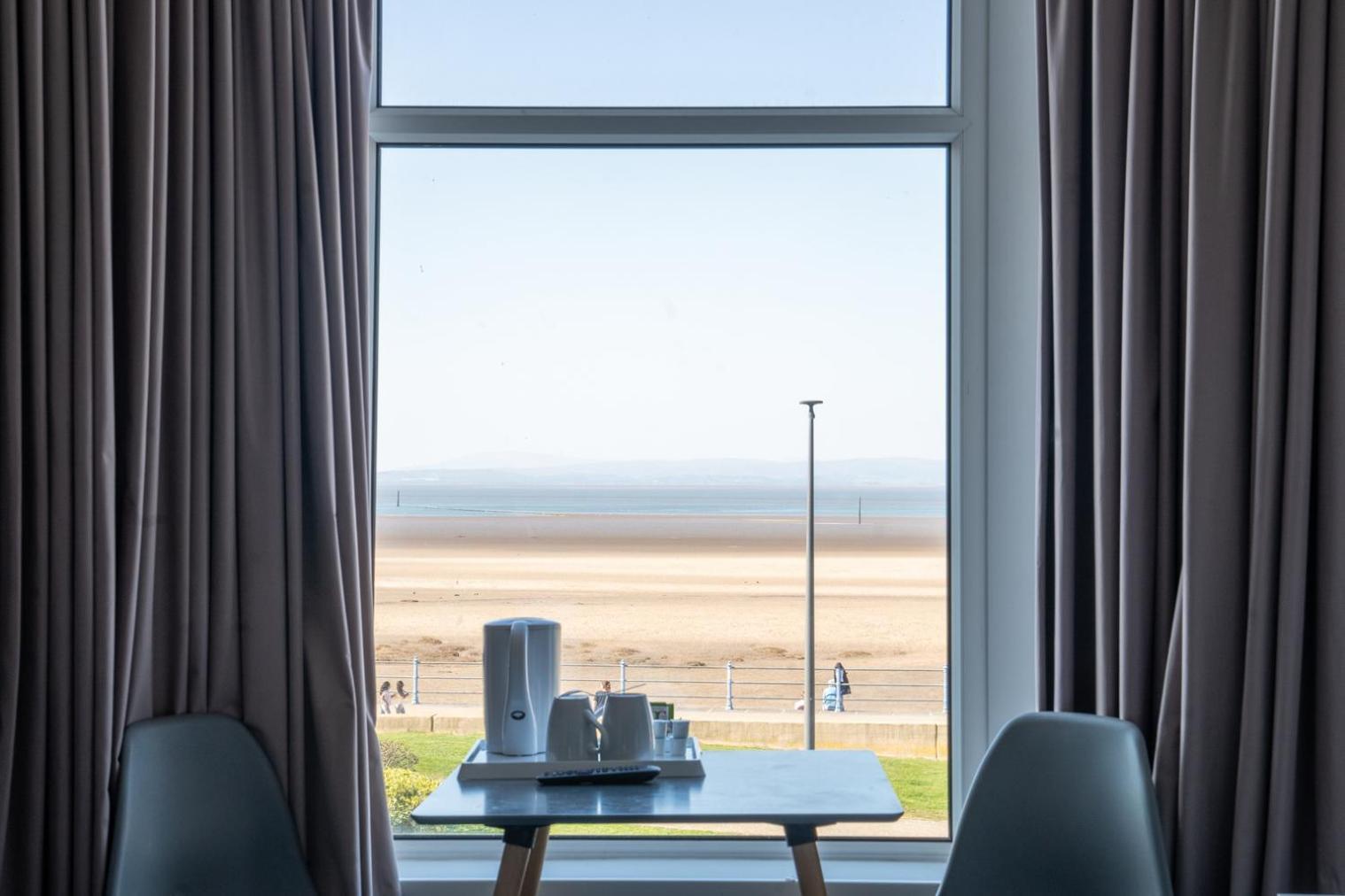 The Clifton Seafront Hotel 모아캠비 외부 사진