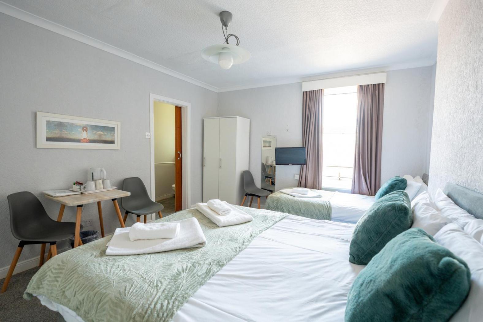 The Clifton Seafront Hotel 모아캠비 외부 사진