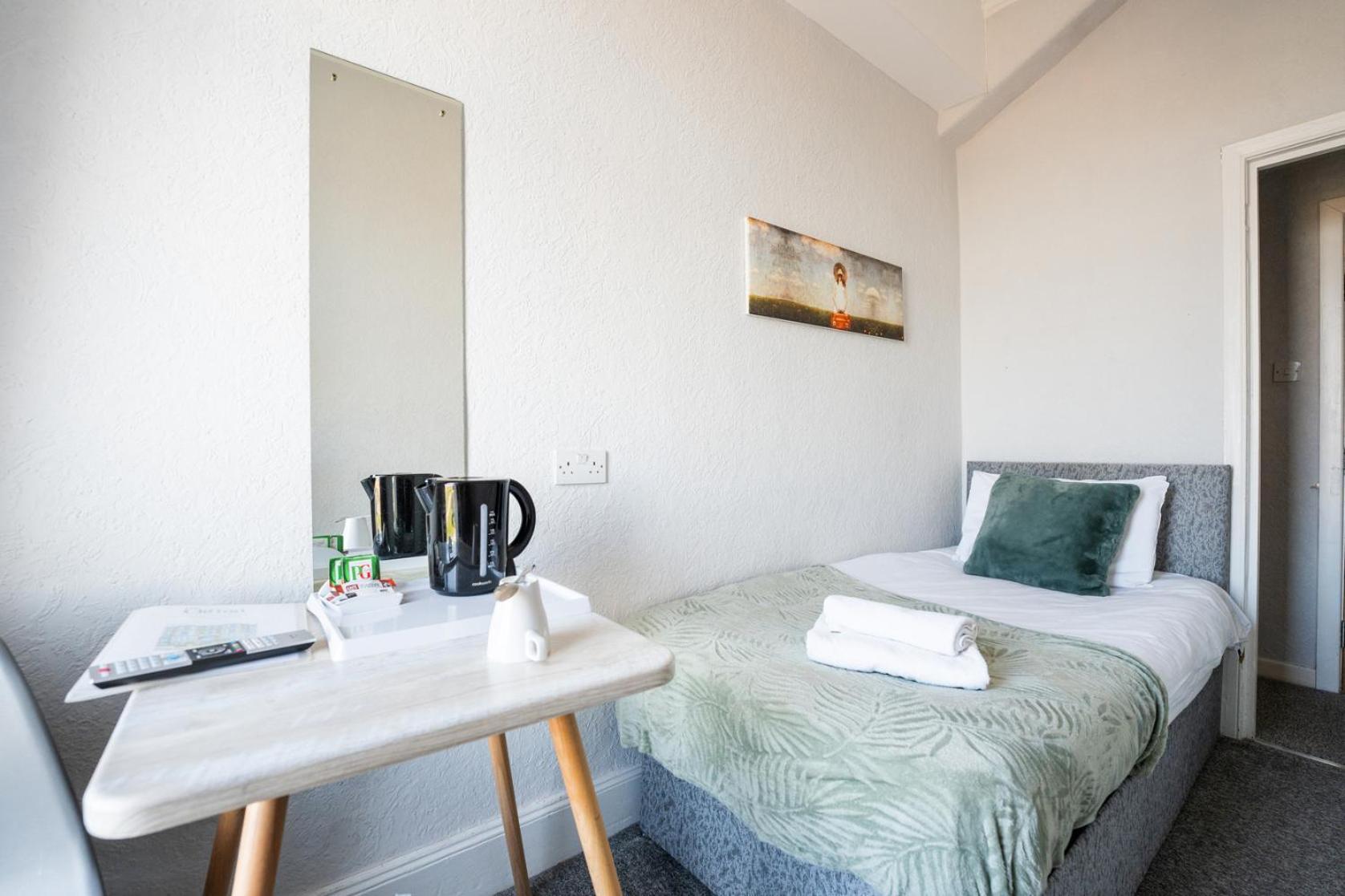 The Clifton Seafront Hotel 모아캠비 외부 사진