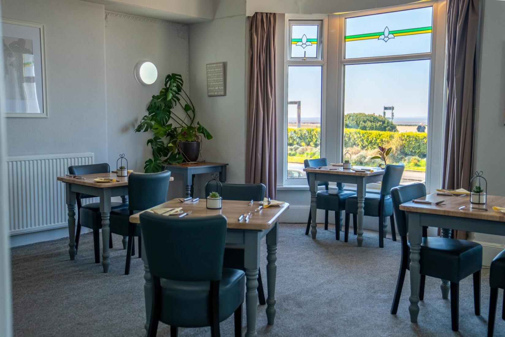 The Clifton Seafront Hotel 모아캠비 외부 사진